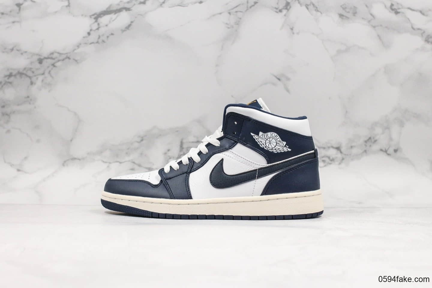 乔丹Air Jordan 1 Mid纯原版本中帮黑耀石AJ1原盒原标原档案数据开发鞋面全头层荔枝纹 货号:554724-174