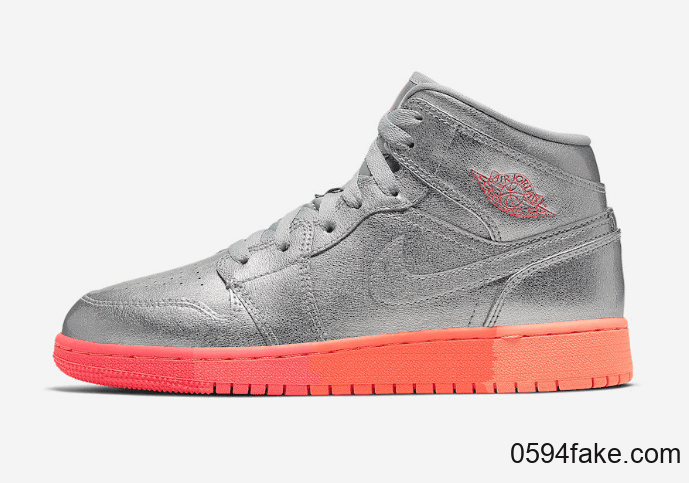 闪闪惹人爱！Air Jordan 1 Mid新配色超亮眼！ 货号：555112-006