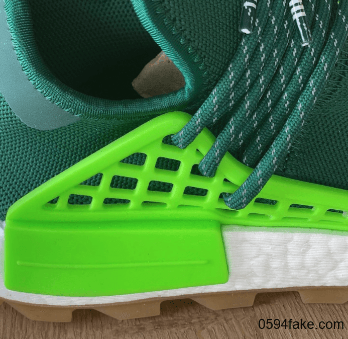 Pharrell x adidas NMD Hu全新配色曝光！你会选择闭眼入吗？ 货号：EF2334