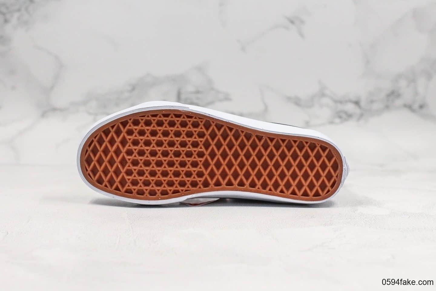 万斯VANS SK8-HI-ZIP公司级版本联名紫色后跟拉链款小红书爆款经典高帮拉链款原厂硫化工艺 货号：VN000XH8GKV