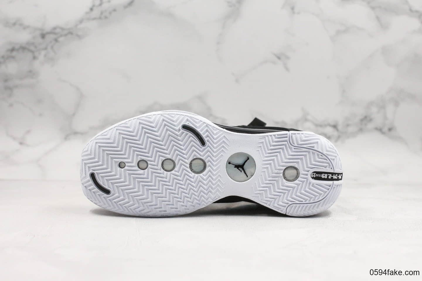 乔丹Air Jordan 34 Eclipse纯原版本乔34日食配色内置气垫鞋底镂空设计支持实战 货号:AR3240-001