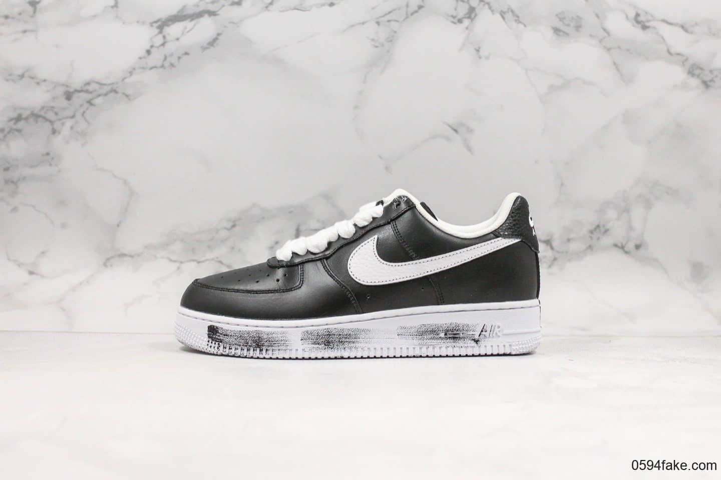 耐克PEACEMINUSONE X Nike AirForce 1 PMO Para-Noise纯原版本联名款涂鸦空军一号小雏菊权志龙设计款原盒原配件表皮可刮 货号：AQ3692-001