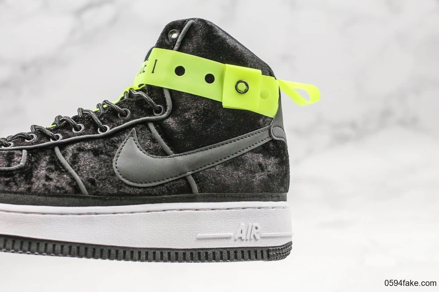 耐克Magic Stick x Nike Air Force 1 High空军一号联名款经典高帮板鞋丝绒黑荧光绿3M真标带半码原楦头纸板 货号：573967-003