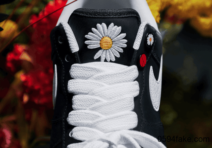 超高规格之作!权志龙联名Air Force 1官图释出!还有本人亲晒的特殊版本!