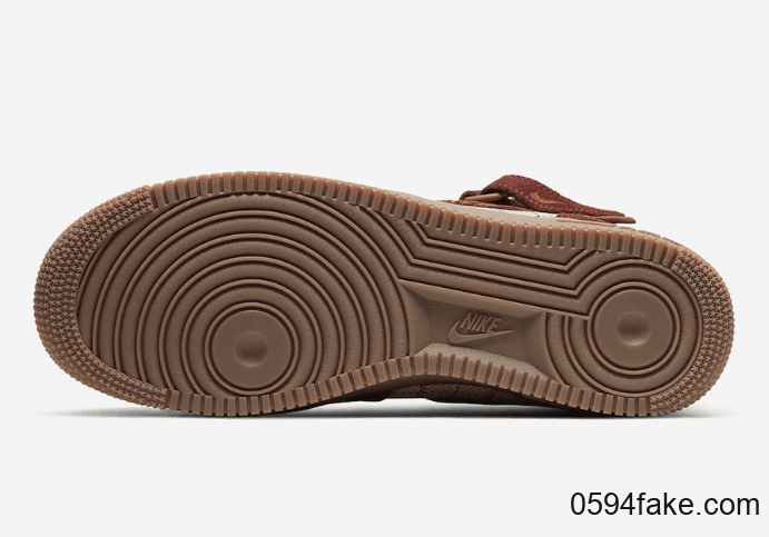 秋冬复古风情！全新Air Force 1 Mid现已发售！ 货号：CT1206-900