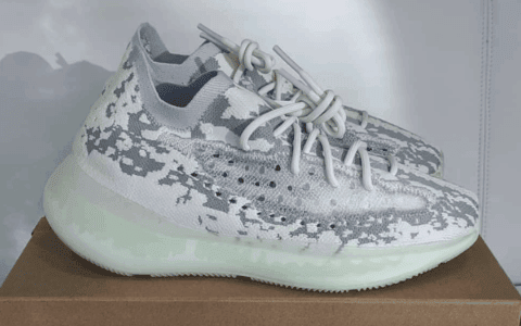 Jon Wexler亲晒Yeezy Boost 380“ Alien”实物图！下周六就发售！ 货号：FB6878
