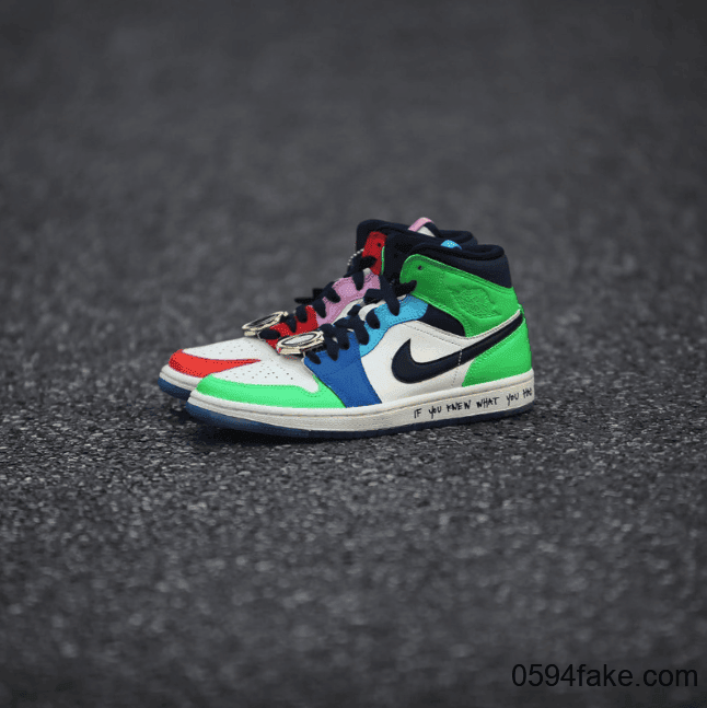 拼接鸳鸯配色+奢华“金表”！Melody Ehsani x Air Jordan 1 Mid后天发售！ 货号：CQ7629-100
