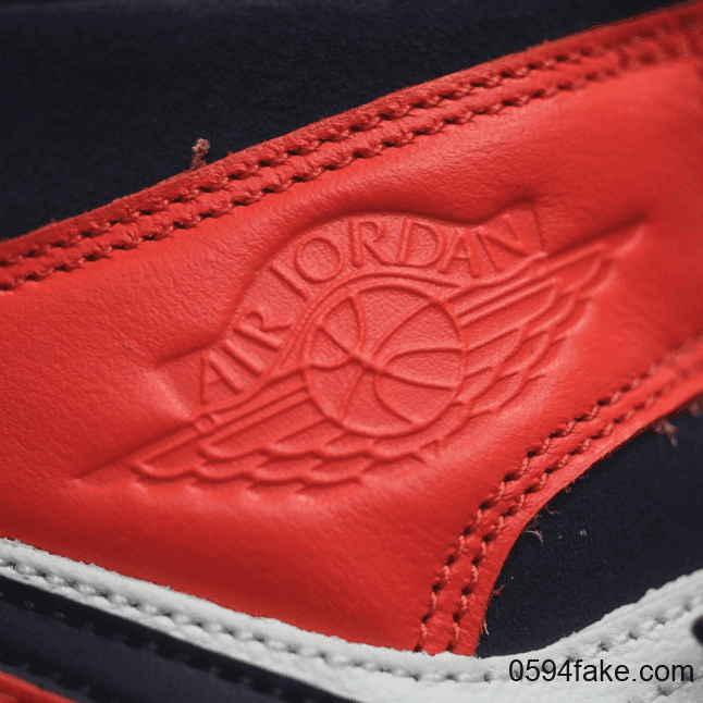 拼接鸳鸯配色+奢华“金表”！Melody Ehsani x Air Jordan 1 Mid后天发售！ 货号：CQ7629-100