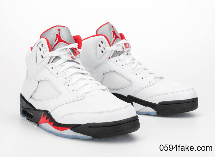 “流川枫”配色Air Jordan 5“Fire Red”最新实物图来了！看完分分钟种草！ 货号：CT4838-102