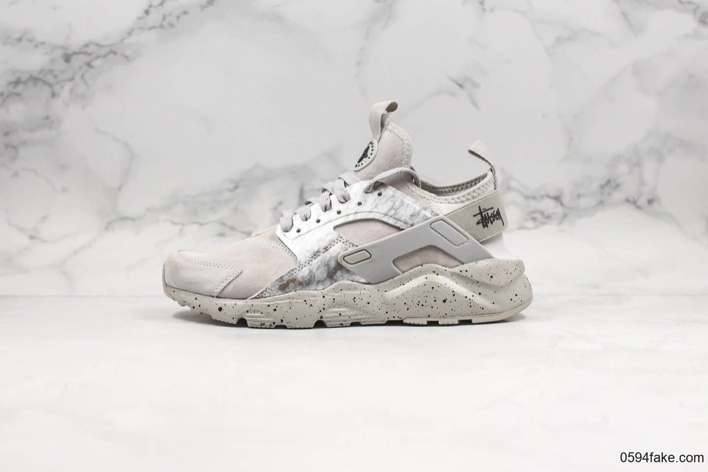 耐克Nike Air Huarache Ultra Suede ID公司级华莱士复古慢跑鞋灰色搭载Huarache技术原盒原标区别市面通货版本 货号：829669-338