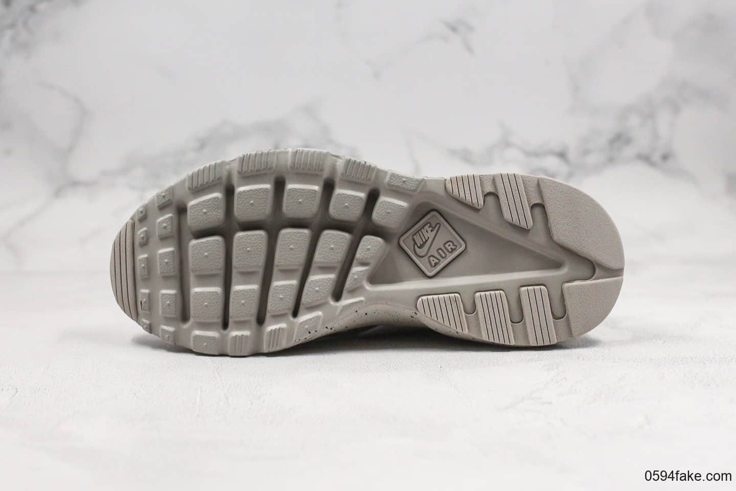 耐克Nike Air Huarache Ultra Suede ID公司级华莱士复古慢跑鞋灰色搭载Huarache技术原盒原标区别市面通货版本 货号：829669-338