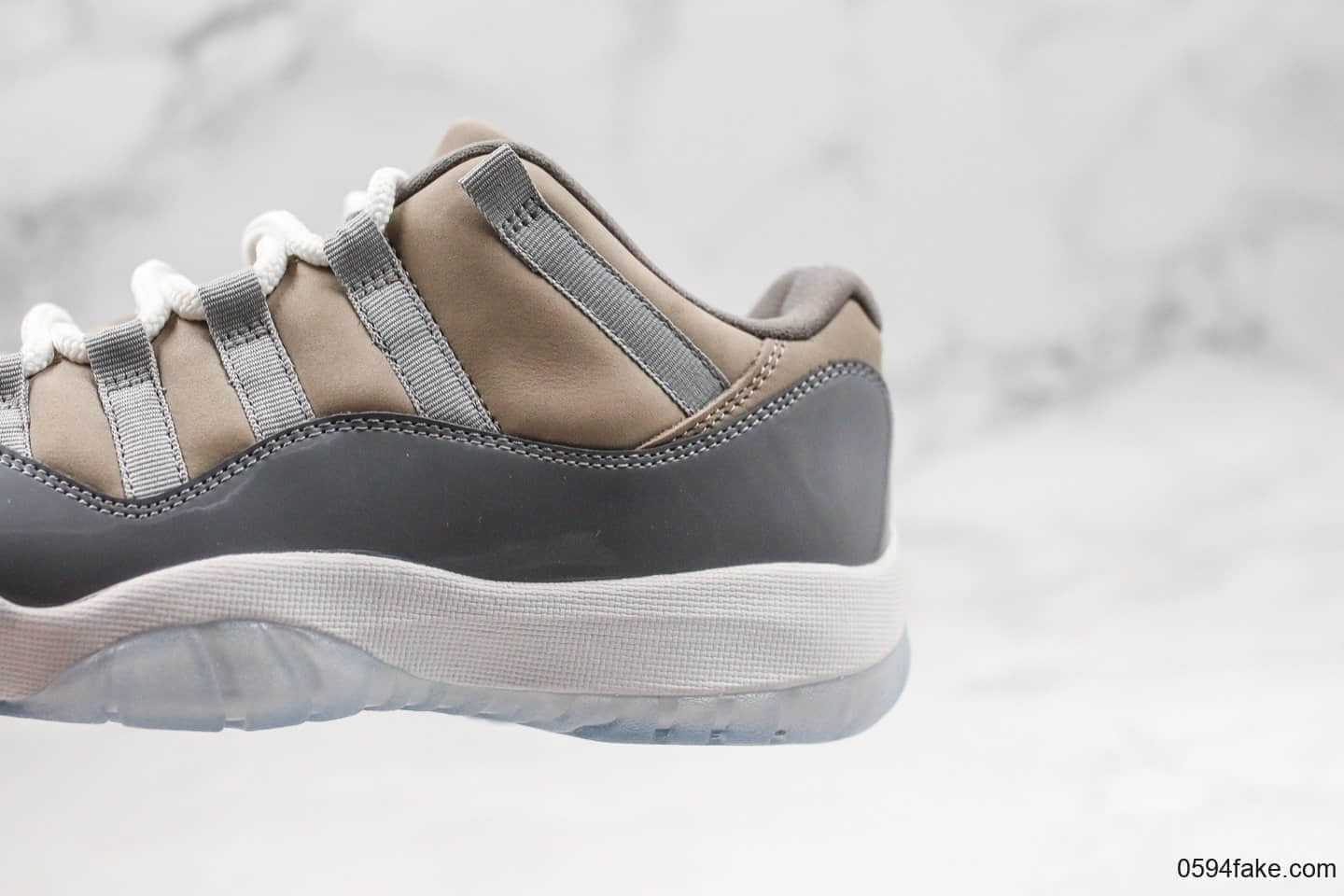 乔丹Air Jordan XI Low Bred纯原版本低帮AJ11酷灰内置真碳板加持原厂材料打造原盒配件 货号：528895-003