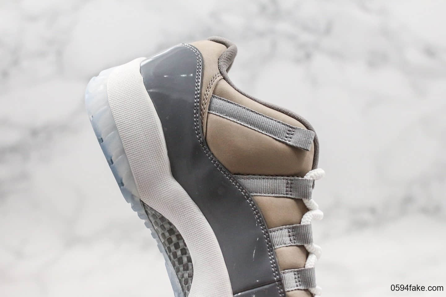 乔丹Air Jordan XI Low Bred纯原版本低帮AJ11酷灰内置真碳板加持原厂材料打造原盒配件 货号：528895-003