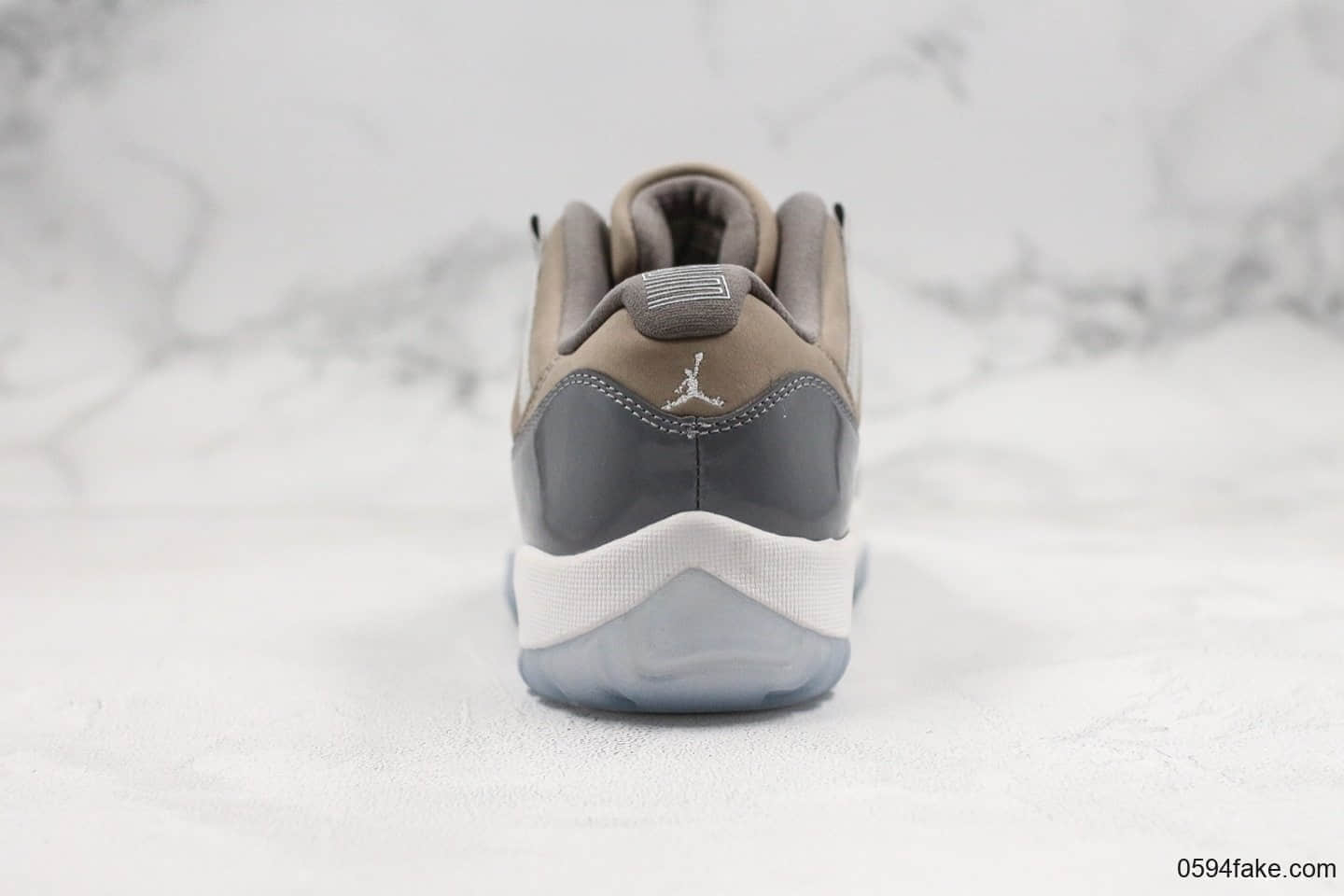 乔丹Air Jordan XI Low Bred纯原版本低帮AJ11酷灰内置真碳板加持原厂材料打造原盒配件 货号：528895-003