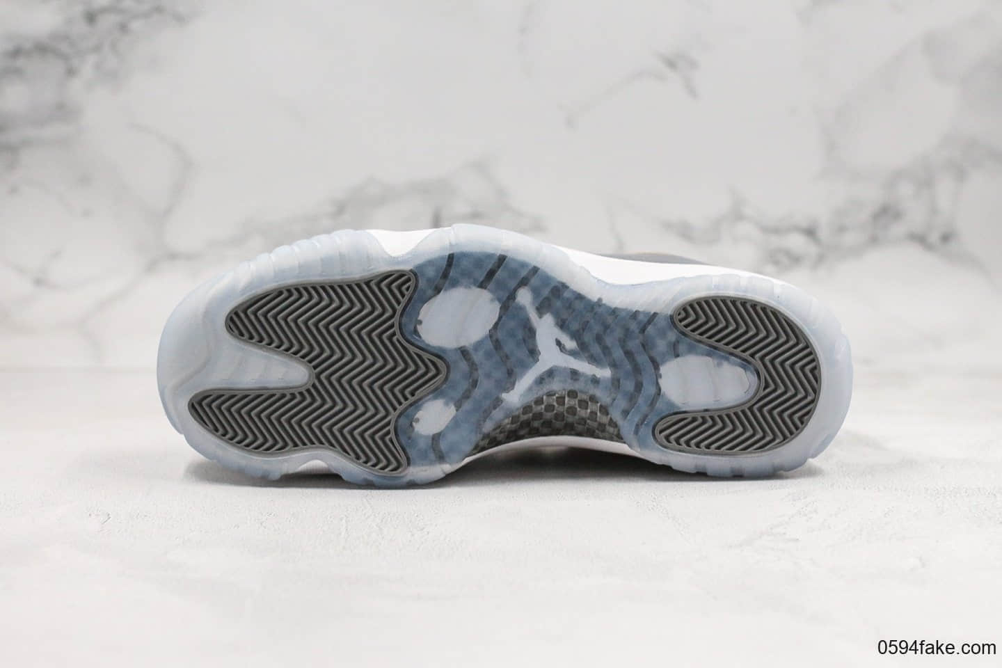 乔丹Air Jordan XI Low Bred纯原版本低帮AJ11酷灰内置真碳板加持原厂材料打造原盒配件 货号：528895-003