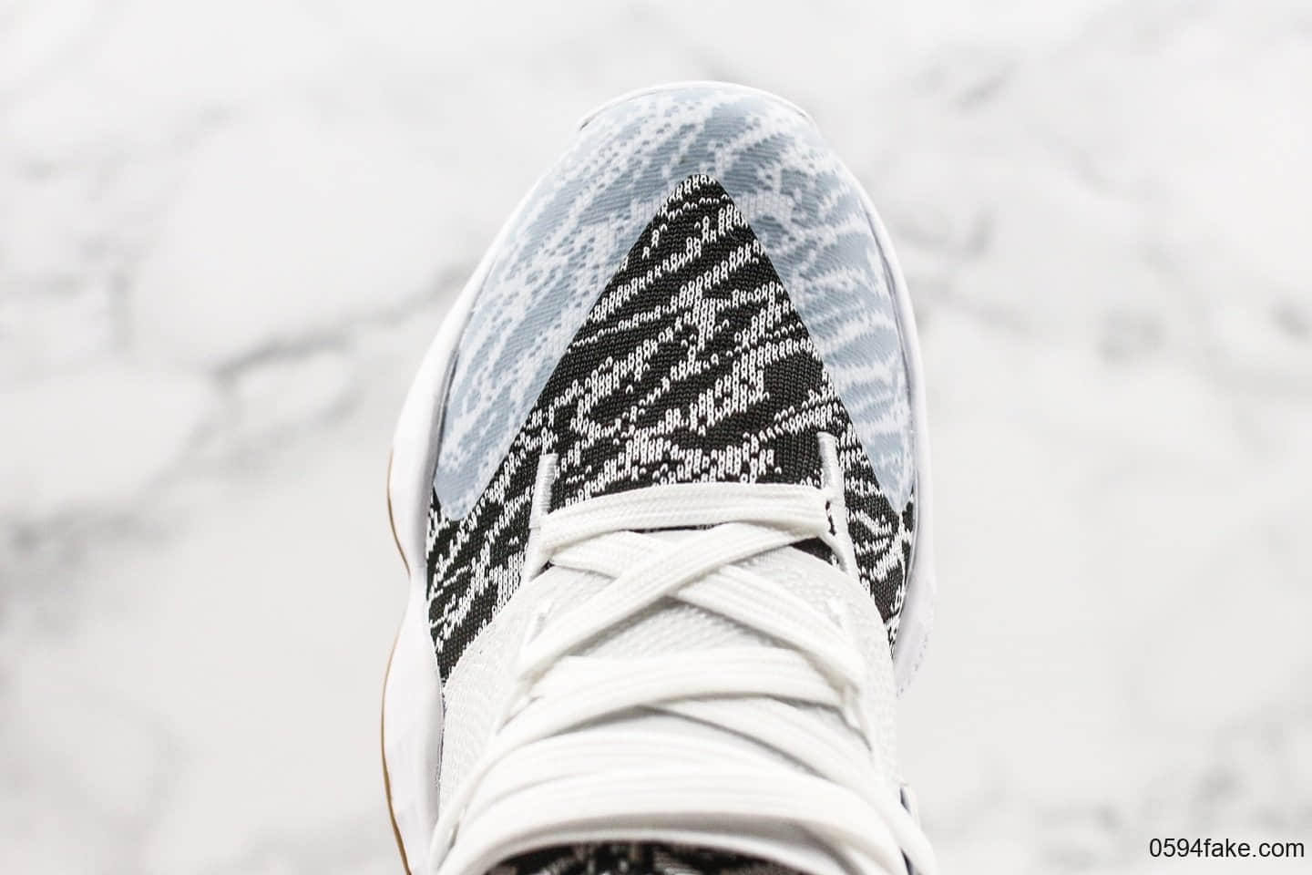 阿迪达斯adidas Harden Vol.4 Gca纯原版本哈登4代篮球鞋黑白配色原档案数据开发原材料打造一比一实战篮球鞋 货号：EF1260