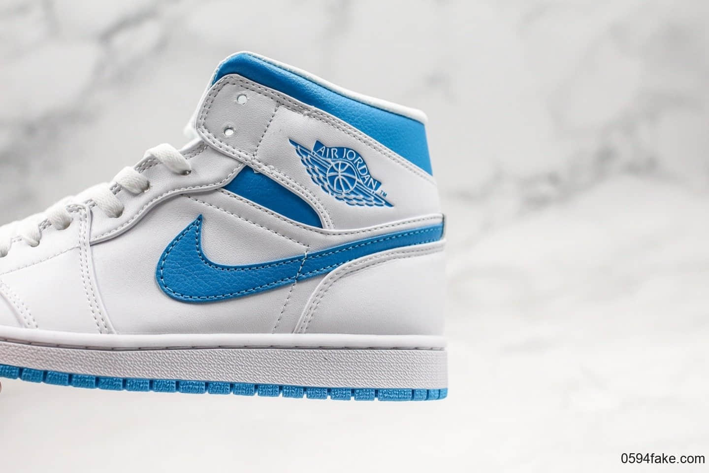 乔丹Air Jordan 1 Mid公司级版本中帮AJ1北卡蓝配色原厂原模大底正确鞋面皮料 货号:BQ6472-114