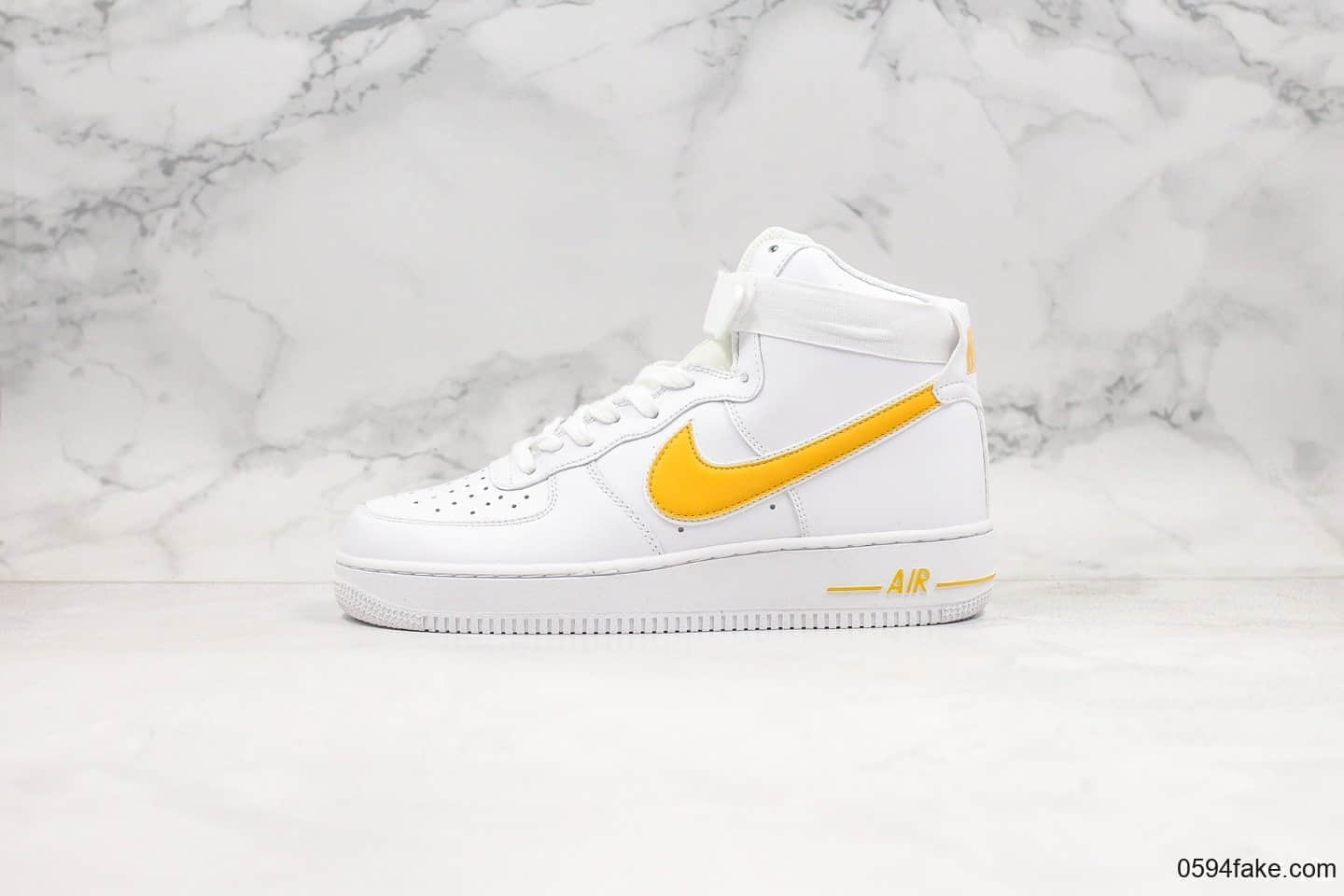 耐克NIKE AIR FORCE 1 HIGH AVAILABLE IN WHITE AND UNIVERSITY GOLD纯原版本高帮空军一号全白蛋黄色勾内置气垫原盒原标 货号：AT4141-101