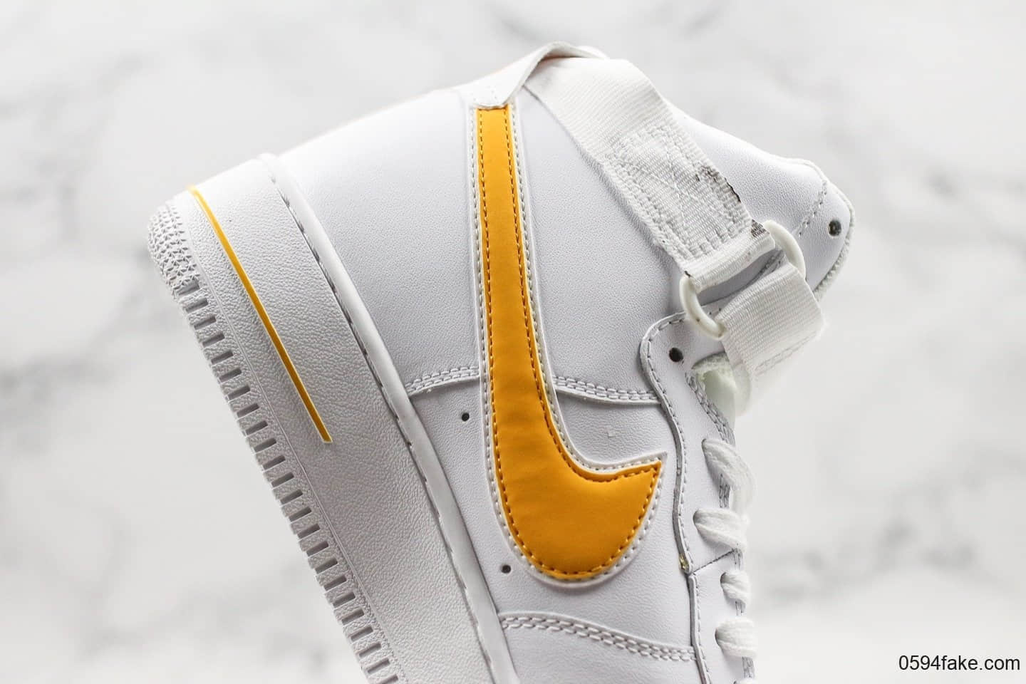 耐克NIKE AIR FORCE 1 HIGH AVAILABLE IN WHITE AND UNIVERSITY GOLD纯原版本高帮空军一号全白蛋黄色勾内置气垫原盒原标 货号：AT4141-101
