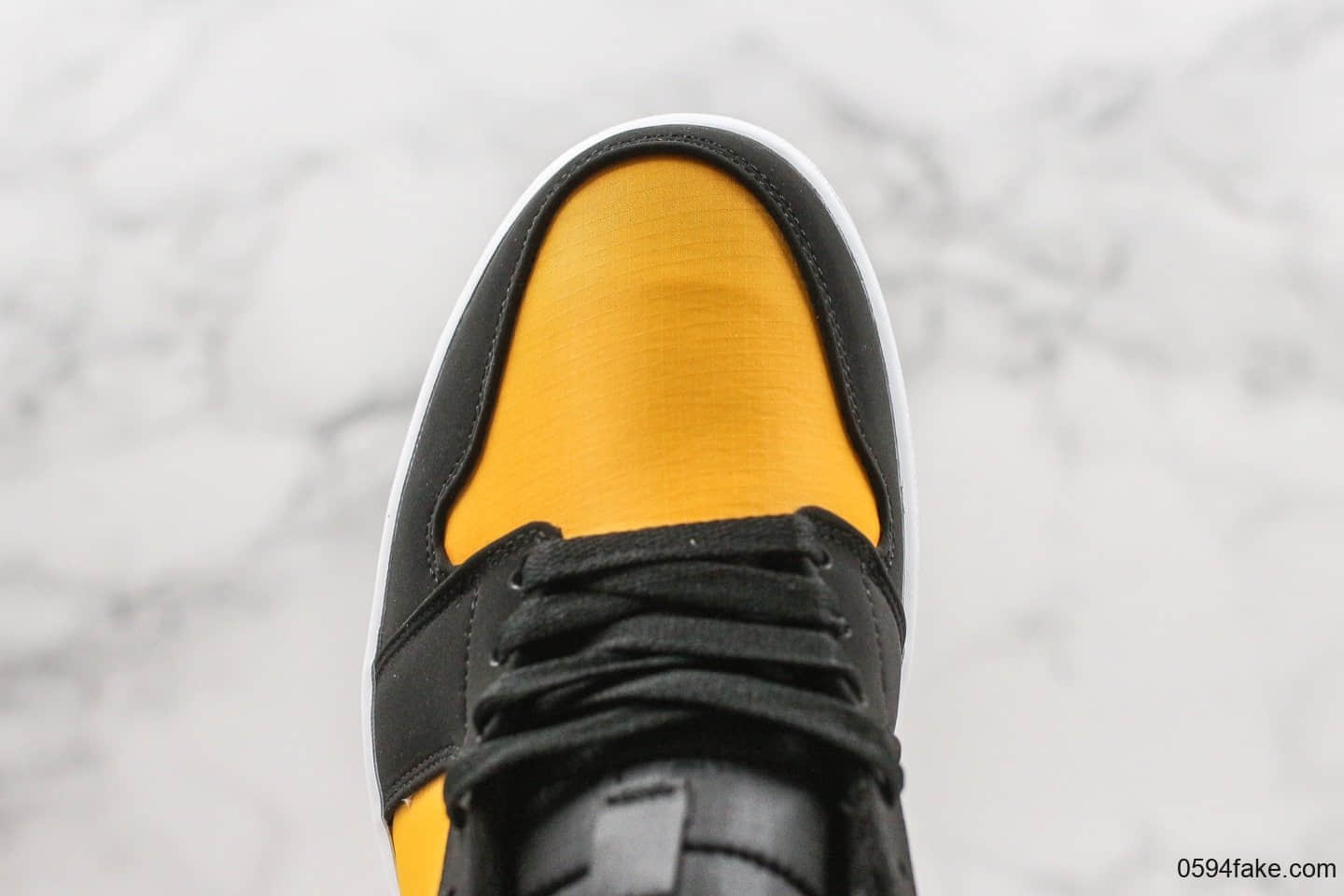 乔丹Air Jordan Mid公司级版本中帮AJ1黑橙丝绸大黄蜂原档案数据开发鞋面采用磨砂材质与丝绸拼接 货号:CD6759-007