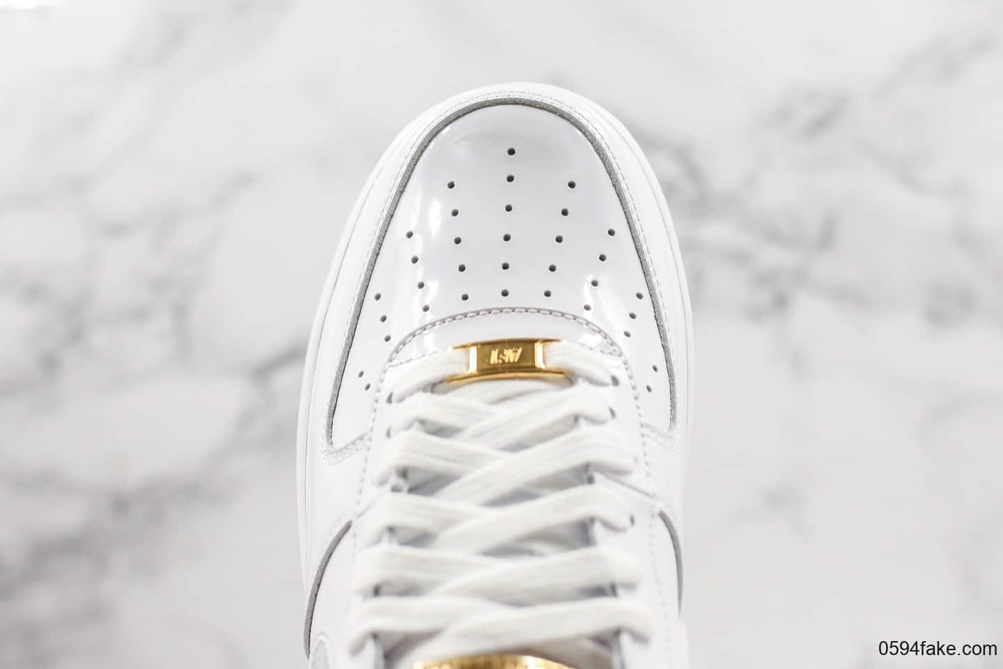 耐克Nike Air Force 1 Pays Tribute to Shanghai s Golden Era纯原版本上海限定版白金空军一号原盒原标内置气垫细节完美 货号：CU2991-197