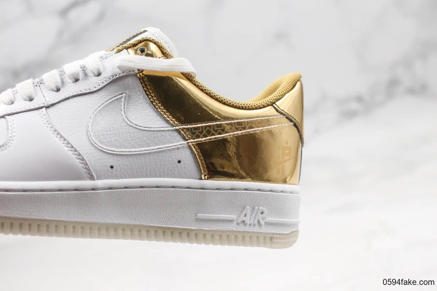 耐克Nike Air Force 1 Pays Tribute to Shanghai s Golden Era纯原版本上海限定版白金空军一号原盒原标内置气垫细节完美 货号：CU2991-197