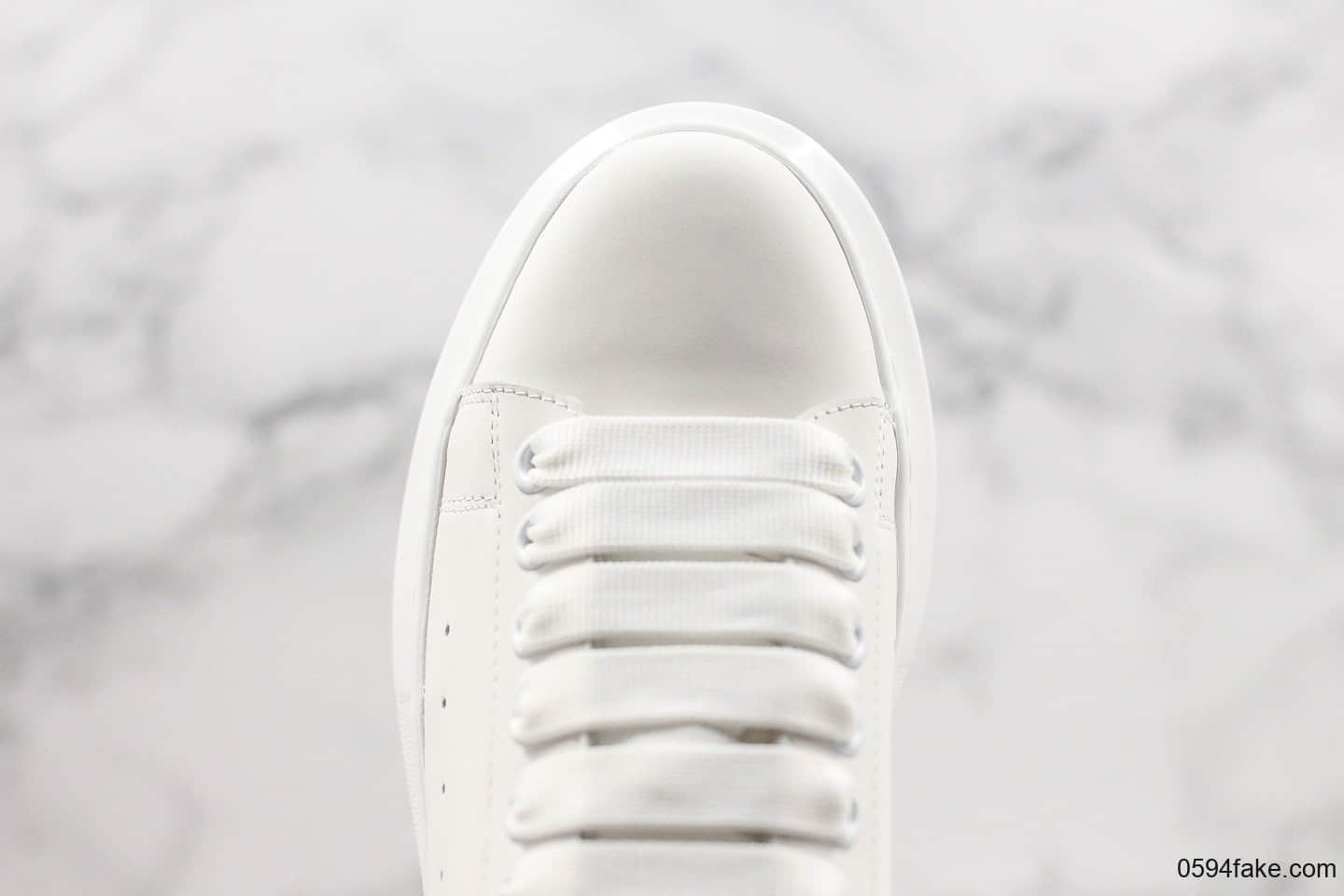 亚历山大Alexander Mcqueen纯原版本2019麦昆闪黑尾头层牛皮原版一比一鞋底开模