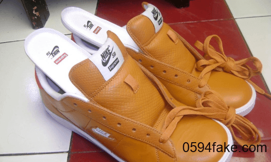 全新Supreme x Nike SB Dunk Low Sample首度曝光!能否市售?