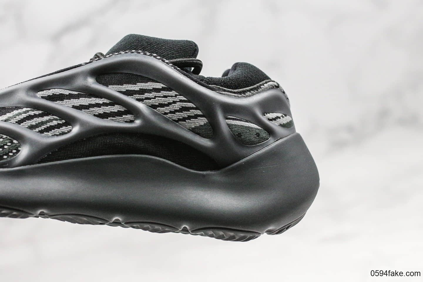 阿迪达斯Adidas Yeezy 700 V3 Azael纯原版本椰子700V3黑色骨架夜光老爹鞋原厂Boost缓震大底原档案数据开发 货号:H67799