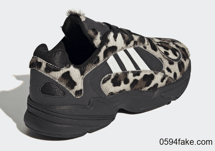 adidas经典复古跑鞋Yung-1新配色即将登场！狂野豹纹你心动了吗？ 货号：EG8726