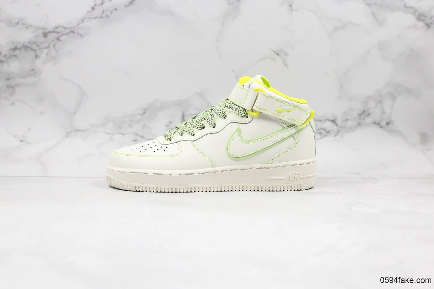 耐克Nike Air Force 1 '07 LV8公司级版本AF1中帮3M反光满天星绿白配色原档案原装灰盒 货号：AA1118-012