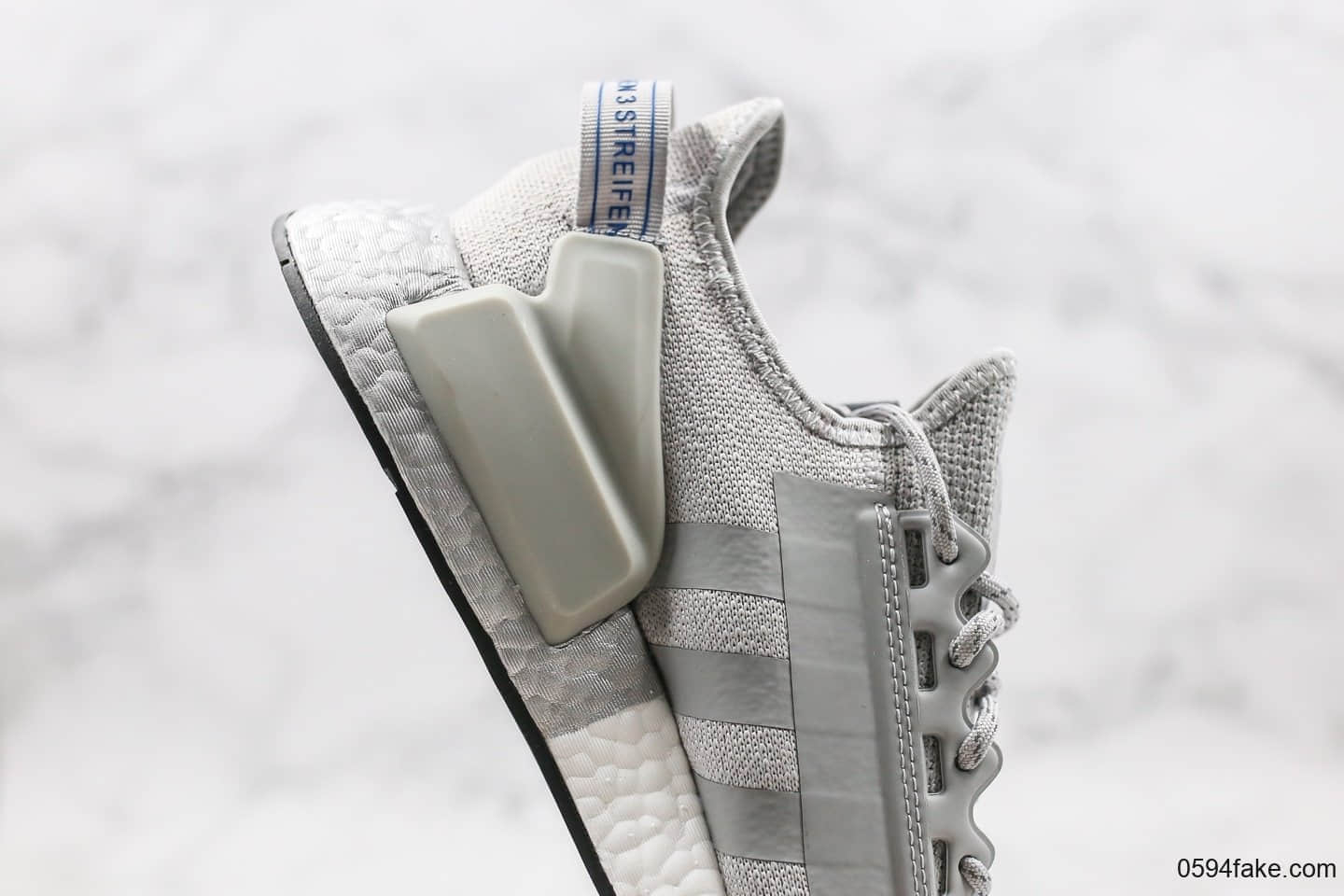 阿迪达斯Adidas NMD R1 Boost V2公司级版本二代弹力针织面爆米花跑鞋灰色配色真爆 货号:FW5328