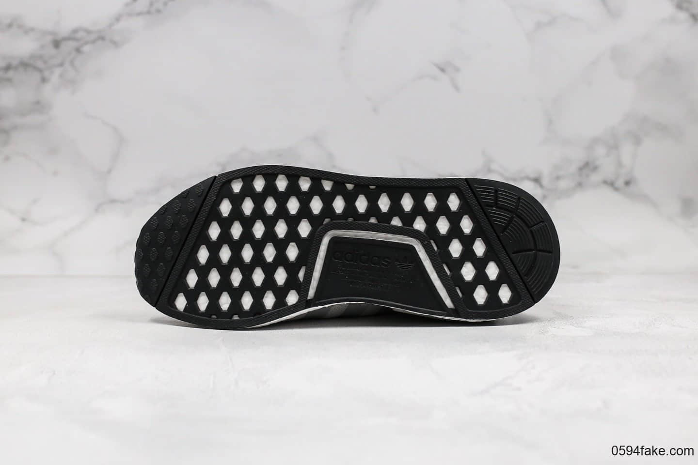 阿迪达斯Adidas NMD R1 Boost V2公司级版本二代弹力针织面爆米花跑鞋灰色配色真爆 货号:FW5328