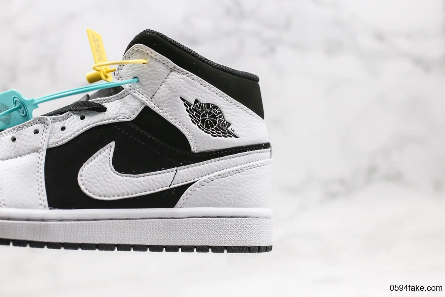 乔丹Air Jordan 1 Mid纯原版本中帮AJ1熊猫黑白配色原档案数据开发正确原厂皮料 货号：554724-113