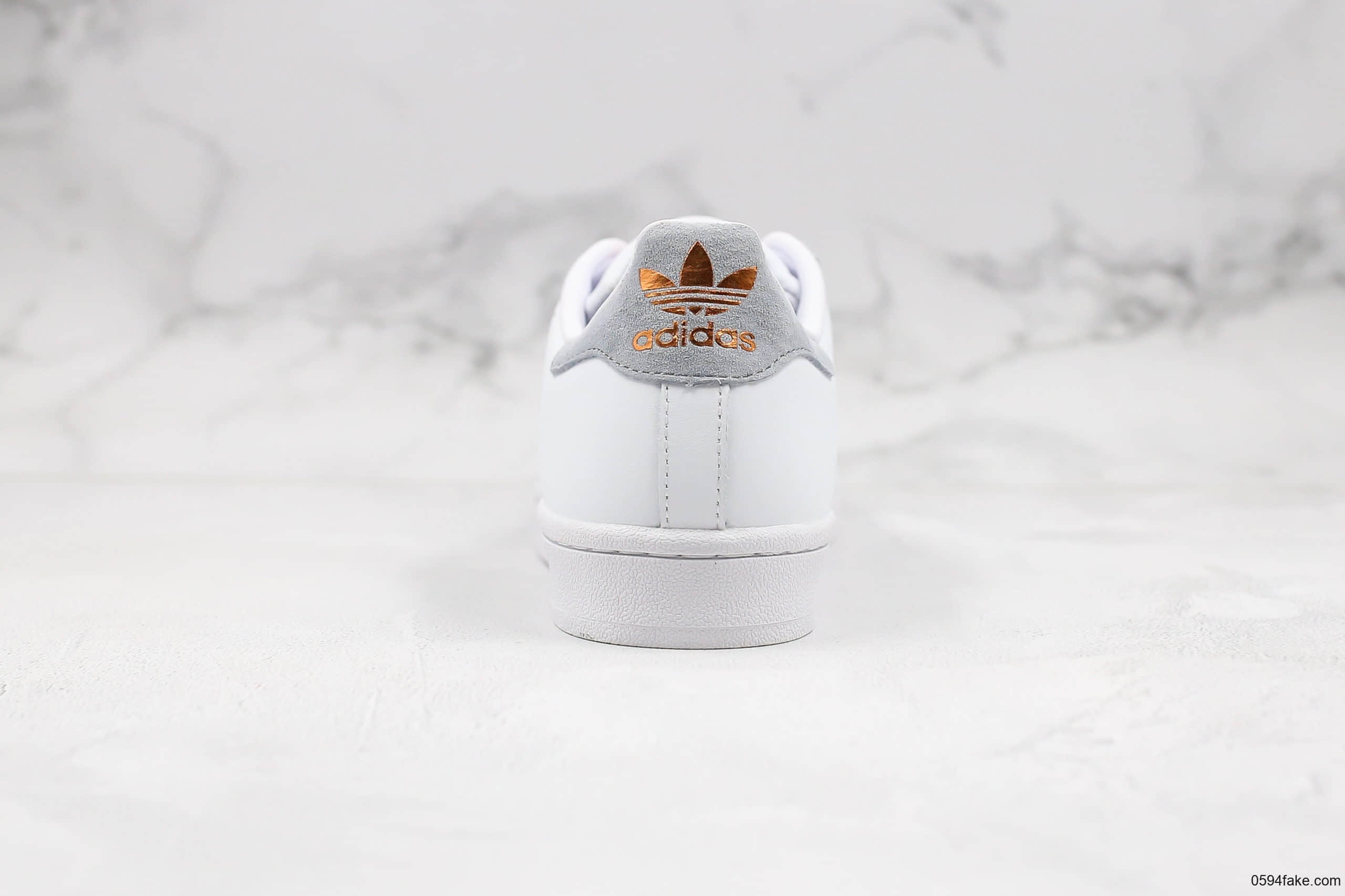 阿迪达斯Adidas SUPERSTAR W纯原版本三叶草贝壳头花卉浅棕灰色正确PU蓝底原档案数据开发 货号：CG6602