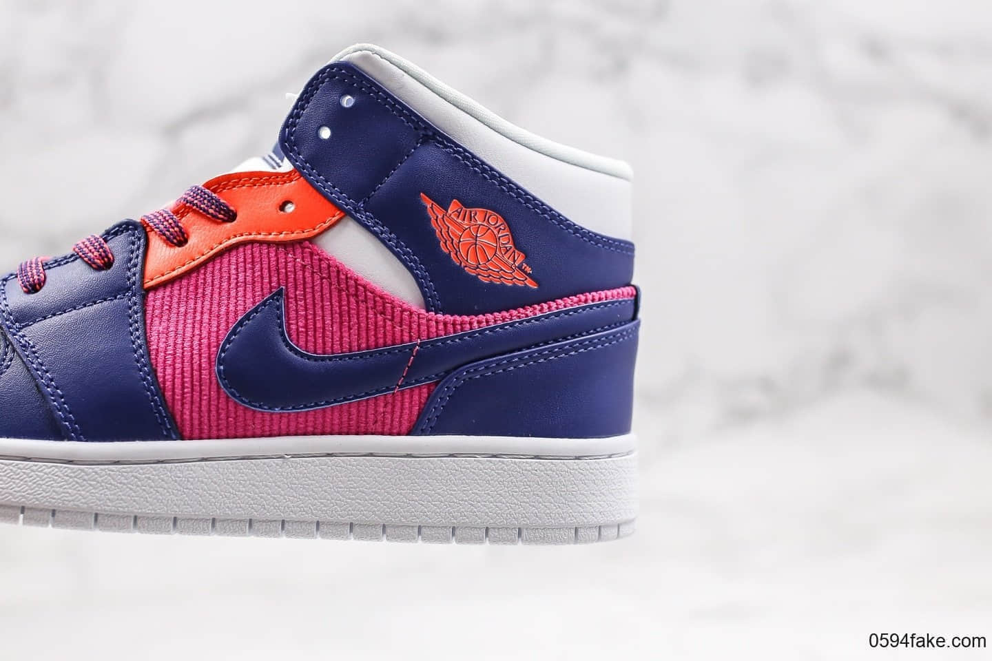 耐克Nike air Jordan 1 mid Fire pink纯原版本中帮AJ1粉紫蓝色原楦头原纸板打造原档案数据开发 货号:555112-602