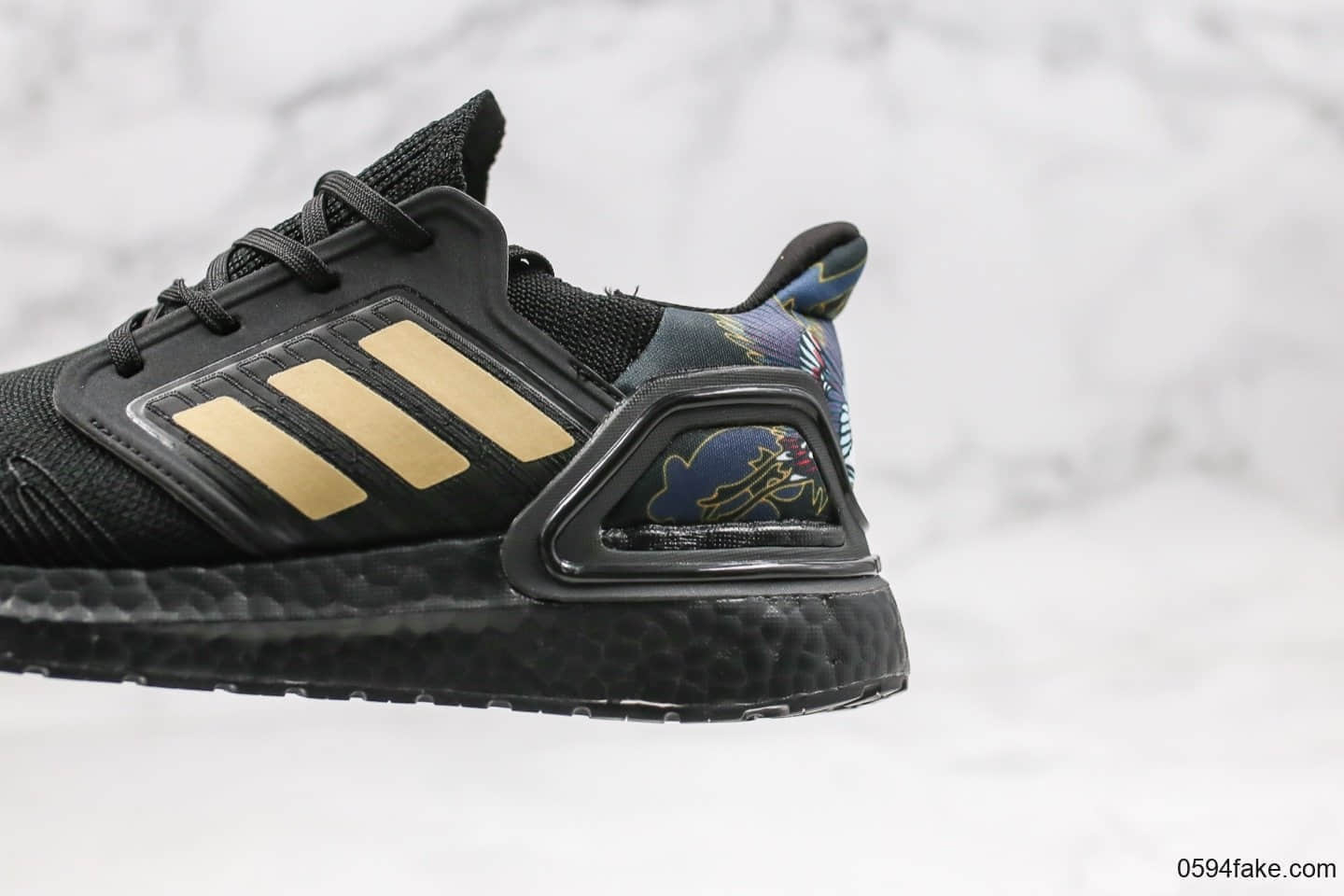 阿迪达斯Adidas UltraBoost 2020 Consortium纯原版本全新UB6.0黑金色爆米花跑鞋原厂巴斯夫鞋底原盒原标 货号：FV4322