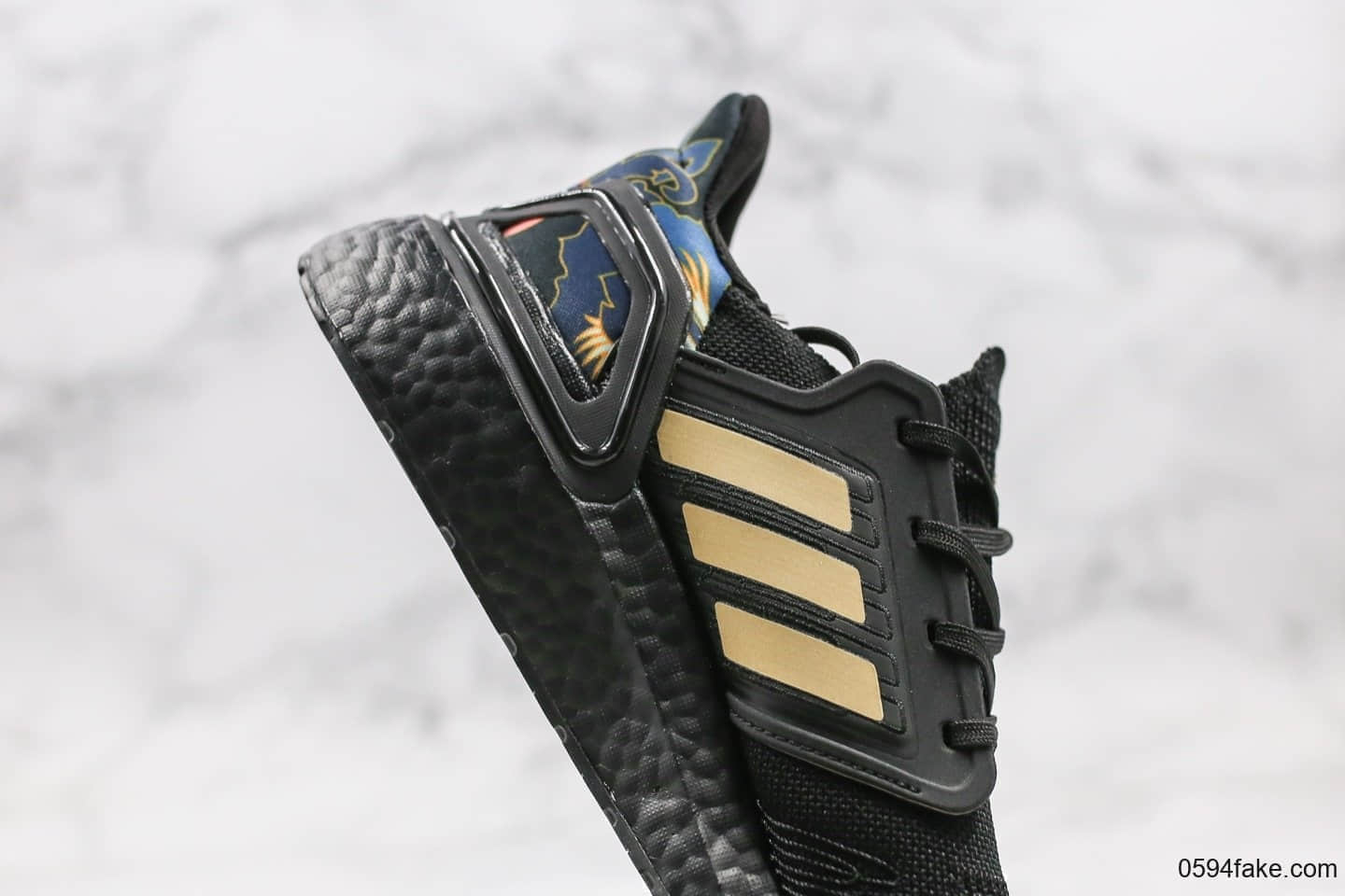 阿迪达斯Adidas UltraBoost 2020 Consortium纯原版本全新UB6.0黑金色爆米花跑鞋原厂巴斯夫鞋底原盒原标 货号：FV4322