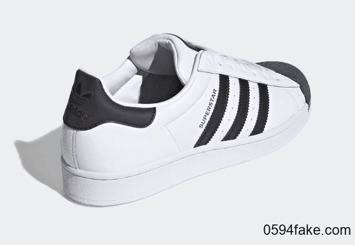 全息贝壳头！这双adidas Superstar超抢眼！ 货号：FW6387