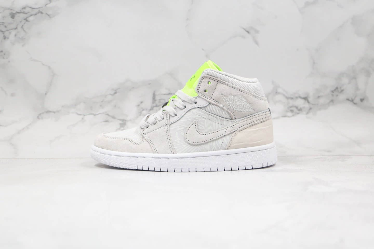 乔丹Air Jordan 1 Mid WMNS纯原版本中帮AJ1海盐荧光绿米白色原厂AJ鞋舌原厂后跟定型 货号:CV3018-001
