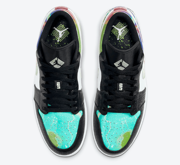 夜光外底+蛇纹皮革+炫彩银河图案!这双低帮AJ1亮点不少! 货号:CW7309-090