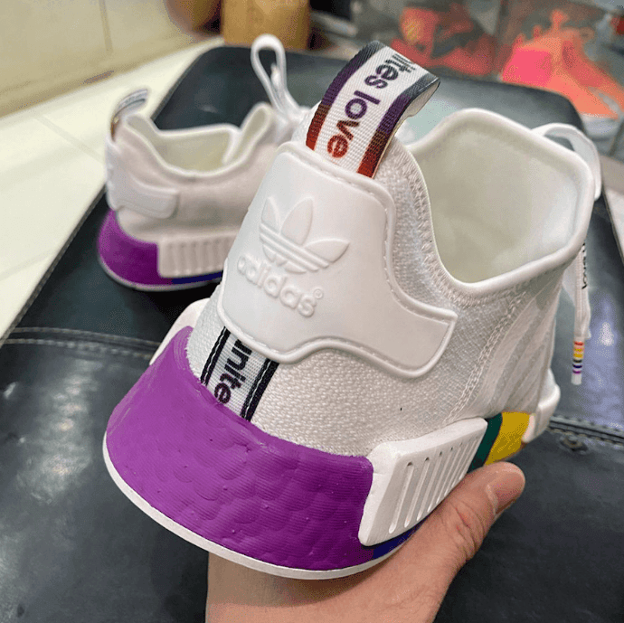 彩虹中底！adidas NMD R1 Pride实物图曝光！ 货号：FY9024