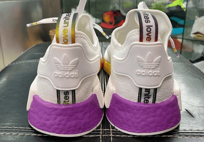 彩虹中底！adidas NMD R1 Pride实物图曝光！ 货号：FY9024