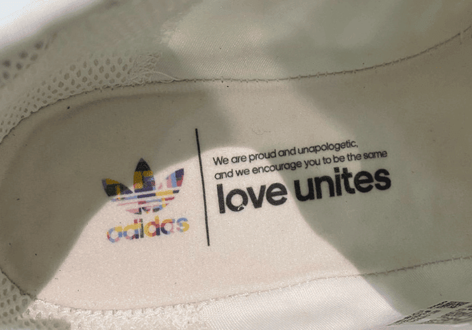 彩虹中底！adidas NMD R1 Pride实物图曝光！ 货号：FY9024