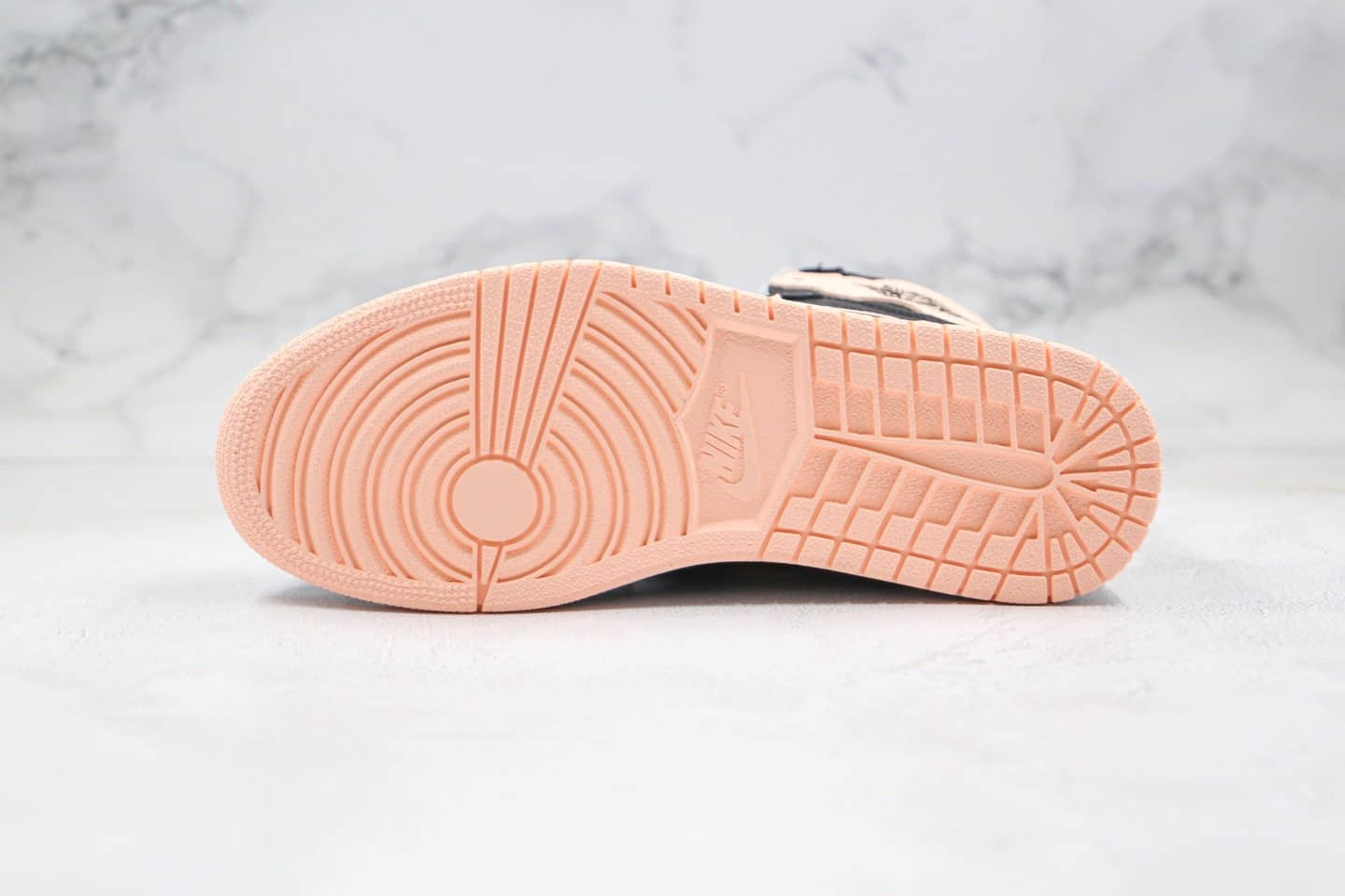 乔丹Air Jordan 1 High OG Crimson Tint纯原版本高帮AJ1黑粉脚趾原盒原标正确后跟定型 货号:555088-081