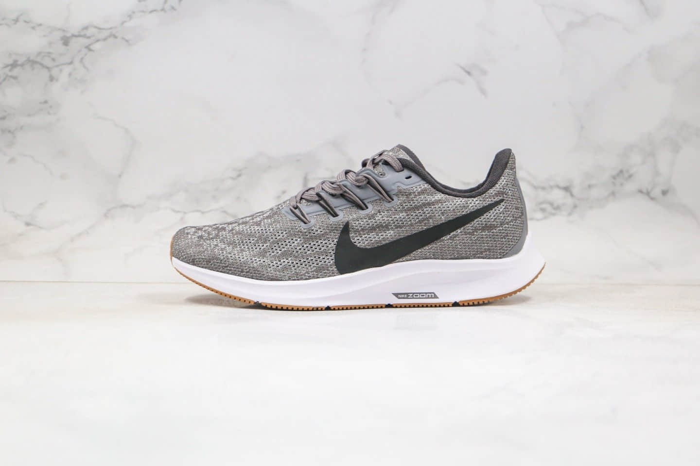 耐克Nike Zoom Pegasus 36 Turbo 登月36代透气跑鞋黑灰色区别市面通货 货号：AQ2203-001