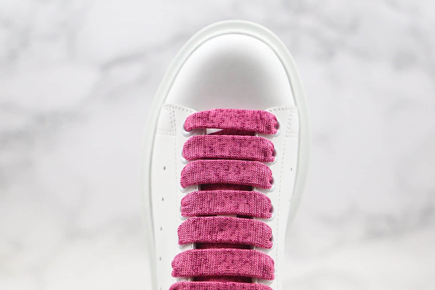 亚历山大Alexander McQueen纯原版本麦昆小白鞋闪粉尾市场最高本本全套原版包装