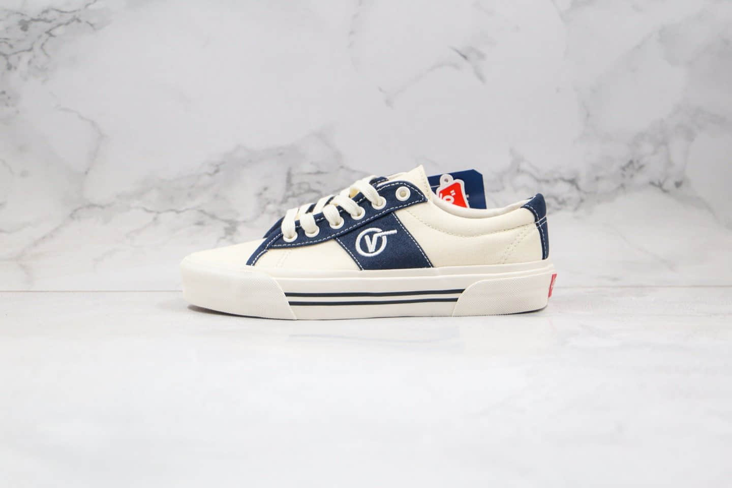 万斯Vans Vault OG Sid LX公司级版本低帮日系V蓝白色帆布鞋正确鞋面卡色原厂硫化大底 货号：VN0A4U13XEQ