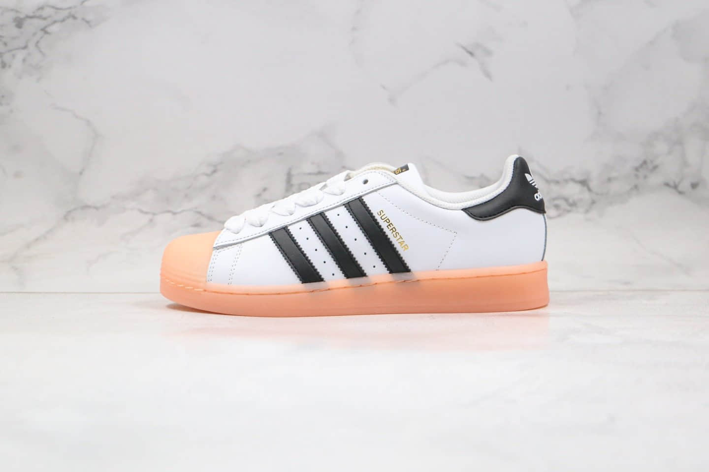 阿迪达斯adidas originals Superstar纯原版本金标贝壳头果冻底黑白粉色原楦头纸板打造 货号：FW3553