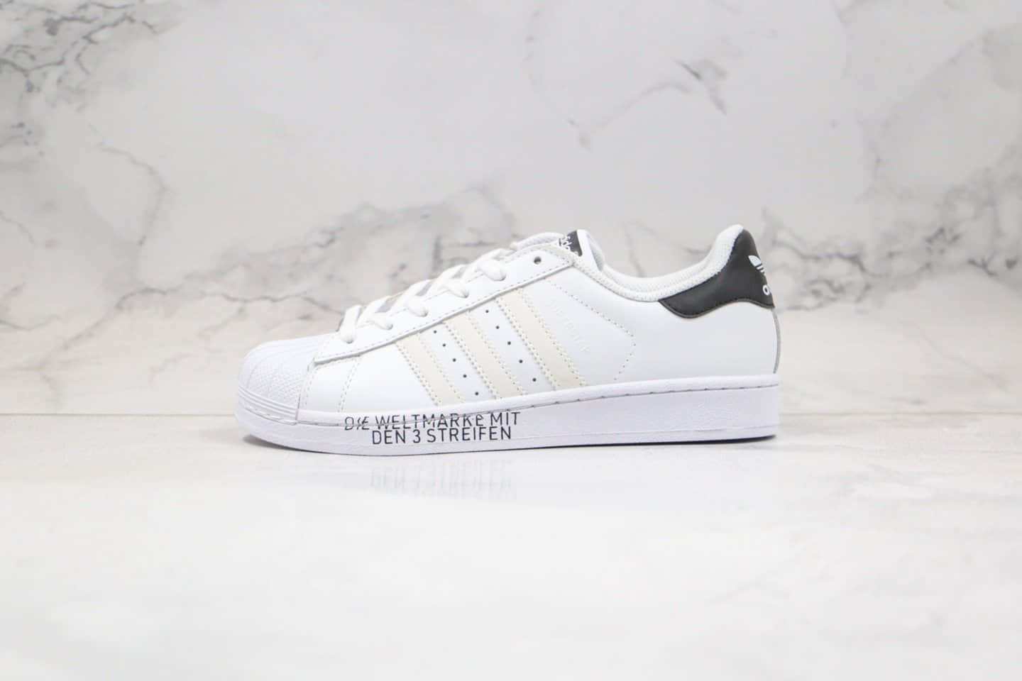 阿迪达斯Adidas Originals Superstar纯原版本三叶草贝壳头白黑色3M反光校园板鞋原楦头纸板打造 货号:FV2810